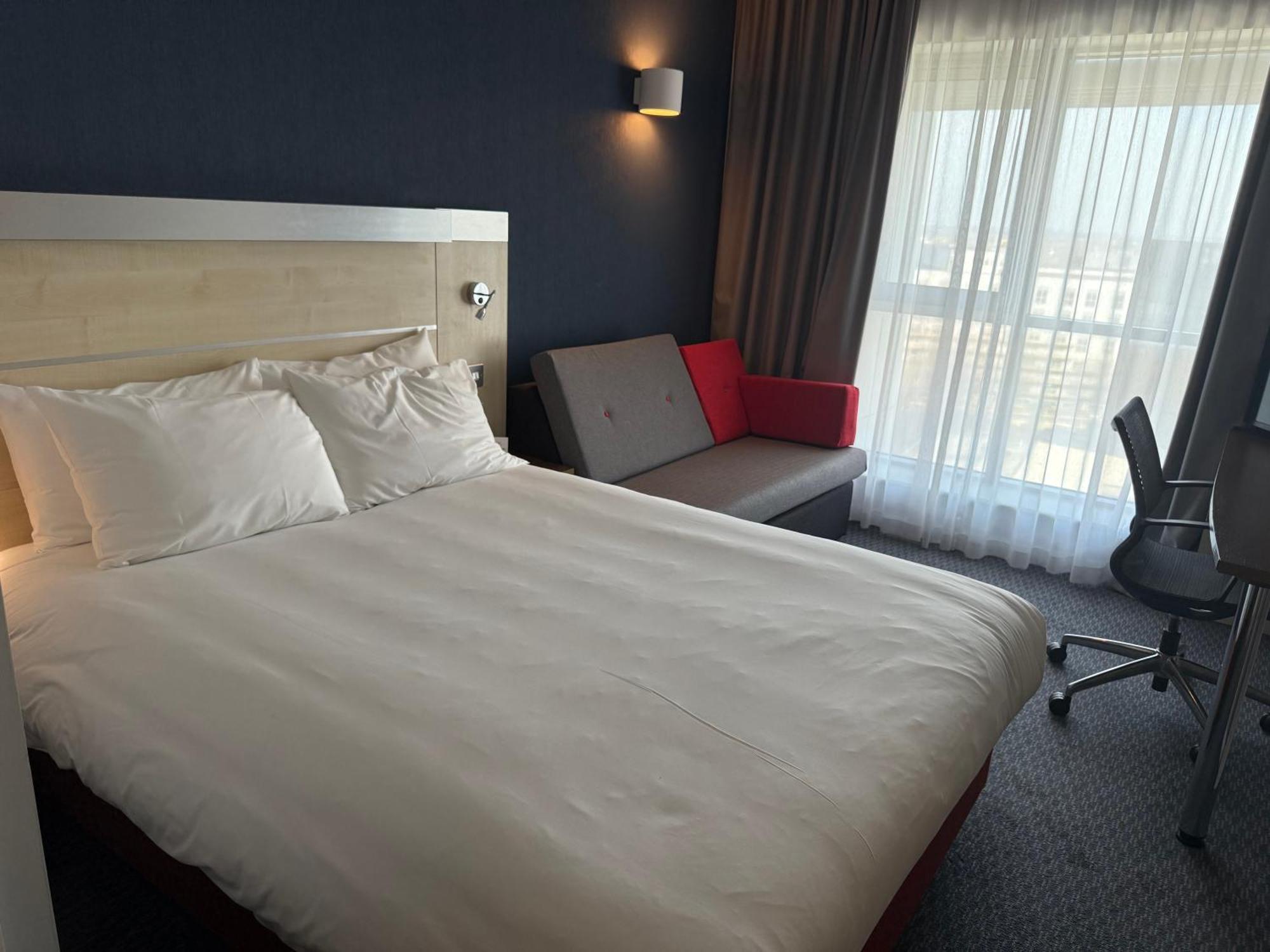 Holiday Inn Express Swindon City Centre By Ihg Extérieur photo